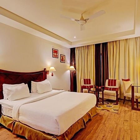 Hotel Grand Aerotech Új-Delhi Kültér fotó