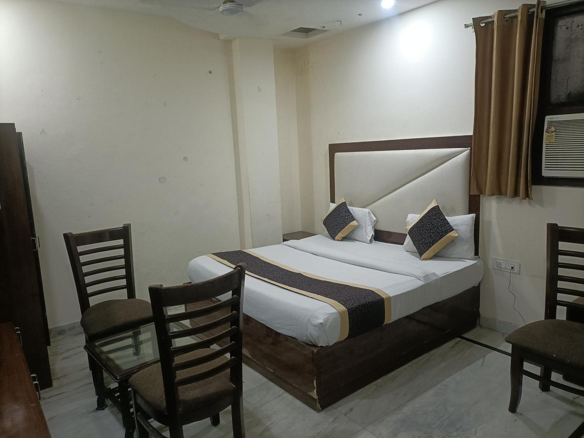 Hotel Grand Aerotech Új-Delhi Kültér fotó