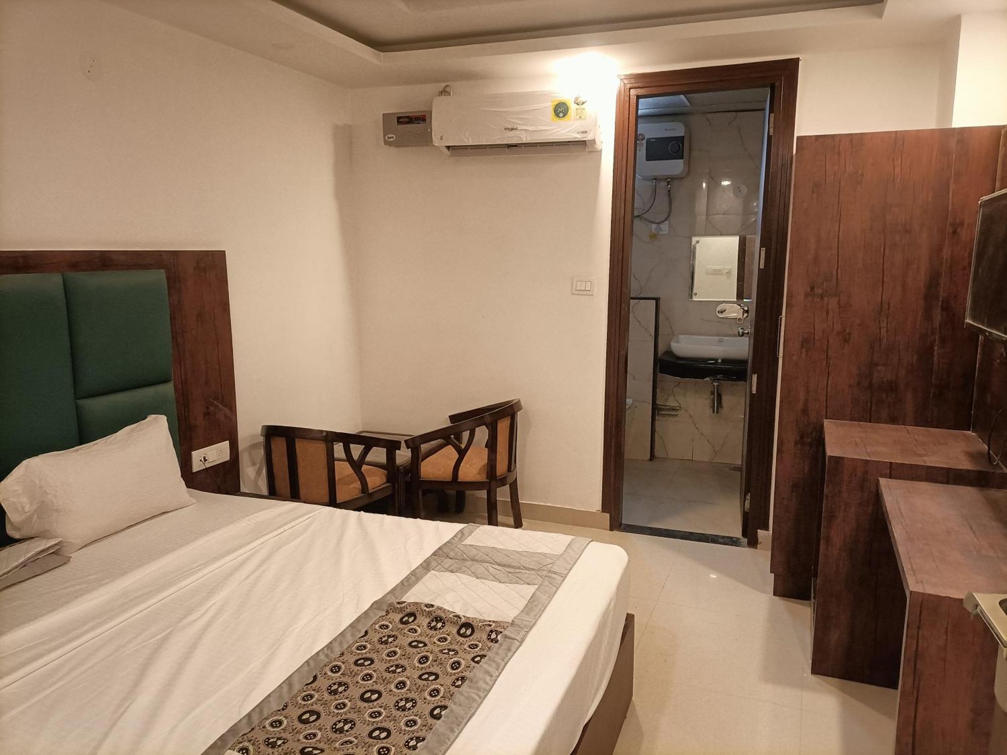 Hotel Grand Aerotech Új-Delhi Kültér fotó