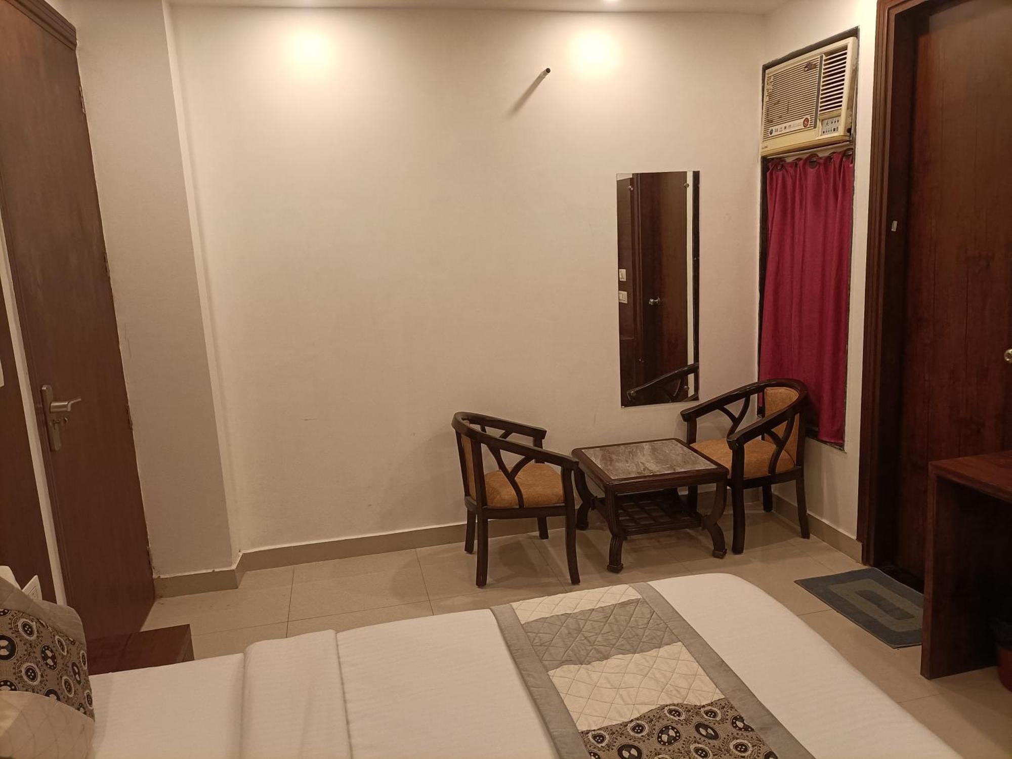 Hotel Grand Aerotech Új-Delhi Kültér fotó